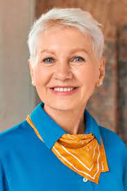 The great thing about this crop is that you can rock it with thick or thin hair. 95 Incredibly Beautiful Short Haircuts For Women Over 60 Lovehairstyles