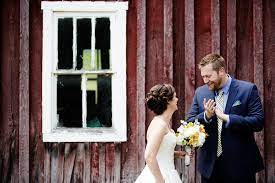 Chanteclaire Farm Wedding I The Bride And Groom Share Their First Look At Their Chanteclaire Fa Farm Wedding Maryland Wedding Photographer Couple Photography