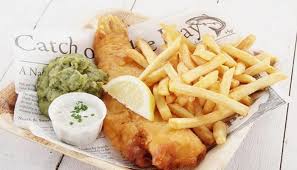 مخلفات البلاستيك تهدد طبق فيش آند شيبس البريطاني الشهير