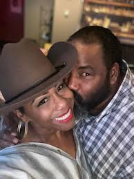 She sure does look pretty. Here's to many wonderful smokes in the future.