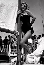 Sandra milo, pseudonimo di salvatrice elena greco (tunisi, 11 marzo 1933), è un'attrice, conduttrice televisiva e personaggio televisivo italiana. 26 Populer Pictures Of Sandra Milo Swanty Gallery