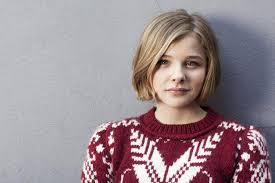Leighton was a blonde when she came in to read, but blake was the blonde, so we asked her to color her hair, he said. Women Chloe Grace Moretz Blonde Actress Short Hair Sweater Blue Eyes Wallpapers Hd Desktop And Mobile Backgrounds