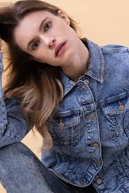 Amanda Arquette's Instagram, Twitter & Facebook