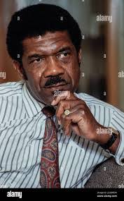 Neil London's Instagram, Twitter & Facebook