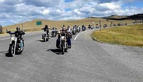 WHOEVER IS RUNNING FROM THE COPS AND RIDING 140 down reserve at night (IT  IS A BLACK SPORTS BIKE) STOP IT! My bf got pulled over and the cops  explained why they