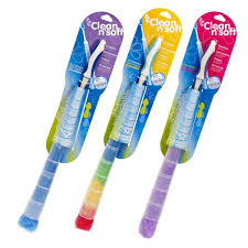 Vie pratique vernis a ongles sur vêtement. Plumeau Accroche Poussieres Avec Etui Retractable