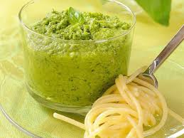 Decouvrez La Recette Pesto Vert Sur Cuisineactuelle Fr Recette Pesto Vert Pesto Vert Recette Pesto