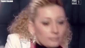 Edoardo vianello (roma, 24 de junio de 1938) es un cantante, compositor y actor italiano. Edoardo Vianello A Vieni Da Me Ricorda La Torta In Faccia Ad Antonella Clerici Hanno Fatto Pace Dopo Anni Foto Ultime Notizie Flash