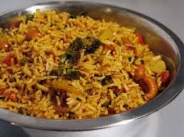 Riz Byriani Aux Legumes 200 G De Riz Basmati 1 Cardamone 1 Baton De Cannelle 5 Clous De Girofle 5 Grains De Vegetarian Recipes Indian Food Recipes Recipes
