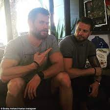 The is married to a beautiful woman named rachel holland hanton, a beauty therapist, skin specialist by profession. Stunt Double Reveals What Chris Hemsworth Is Really Like Daily Mail Online