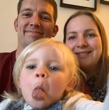 Hi I have a little barrel pond, just a solar fountain no pump, and a couole  of small goldfish What are the best pond plants to help keep the water  clear? It