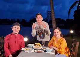 Maybe you would like to learn more about one of these? Kongsi Foto Dengan Pu Azman Sarah Hildebrand Minta Netizen Jangan Menyibuk Isu Tak Bertudung Tolong Berhenti Ceramah Seperti Anda Tahu Hiburan Mstar