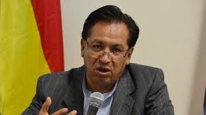 Ministro Martínez confirma que sus hermanos trabajan en la función pública  y defiende legalidad