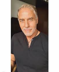 javiergomezmorteo, quien interpreta a César Luis Freydell en  #PedroElEscamoso, recuerda con mucho cariño su paso por esta producción y  piensa que “Colombia debe seguir haciendo este tipo de historias que  combinan el