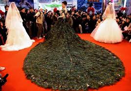 Die Teuersten Kleidungsstucke Der Welt Ungewohnliche Brautkleider Einzigartiger Brautkleid Hochzeitskleid Extravagant