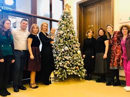 I preda moare, la craiova, în vârstă de 70 de ani. PacienÈ›ii Spitalului Clinic De Neuropsihiatrie Craiova Au Decorat Bradul De CrÄƒciun Cu DecoraÈ›iuni FÄƒcute In Cadrul Programului De Ergoterapie Zs