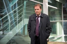 He is a married man and shares a blissful relationship with wife melanie o'hanlon. How Old Is Ardal O Hanlon Death In Paradise S Detective Inspector And Father Ted Star