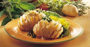 Pommes De Terre Nouvelles Au Beurre Et Aux Fines Herbes Recipe Herb Butter Recipes Healthy Recipes