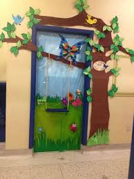 Des Entrees Accueillantes Les Cahiers De Josephine Decoration Porte Decoration Porte De Classe Decoration Classe