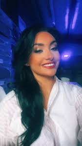 crazy what a spray tan and some teasing spray can do