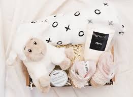 Cadeau De Fille Nouveau Ne Boite De Cadeau De Bebe Etsy Newborn Baby Girl Gifts Baby Gift Box Newborn Baby Boy Gifts