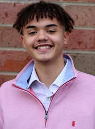 21 seniors receiving MLK scholarships for books