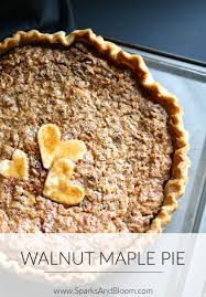 Tarte Au Sirop D Erable Et Aux Noix De Grenoble Sparks And Bloom Food Drinks Dessert Food Desserts