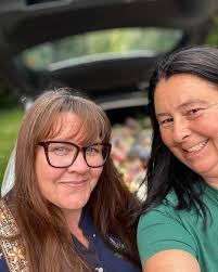 Our beautiful friend Doreen received her flowers today … she rang to ask me  to send a huge 'thank you' 🙏 to all the Ukesters for thinking of her. She  misses coming