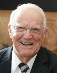 Derek Kidder's Instagram, Twitter & Facebook