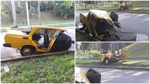 El chofer del camión tuvo huevos para hacer eso. Violento Accidente De Transito En La Habana Deja Un Auto Moskovick Partido A La Mitad