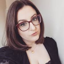 Lorraine Breen's Instagram, Twitter & Facebook