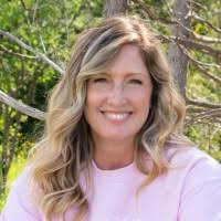 Tracy Renton's Instagram, Twitter & Facebook