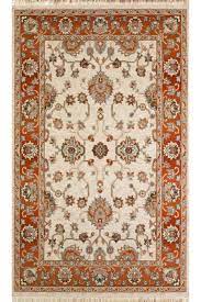 Saray halı modelleri hem adıyla hem de modelleriyle evinizin içine güneş doğmuş gibi hava katacak saray halı modelleri bu yılda çok farklı ve değişik desenlerin hep bir arada kullanılması halılara farklılık katmış yeni moda saray halı modellerin sizler hazırladık umarım beğenirsiniz. Saray Hali Usak Koleksiyon Usk10r