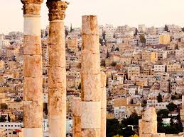 Ιορδανία < ιορδάνης (ο ποταμός) (εβραϊκά ירדן, yarden) • η ετυμολογία χρειάζεται ανάπτυξη με τεκμηρίωση. Amman Iordania Kritestravel Gr