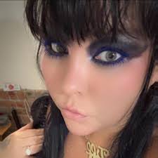 Who are some good tattoo artists for a memorial tattoo?