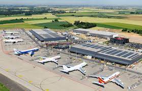 Si cet aéroport n'est pas le plus connu des voyageurs, c'est parce qu'il est. A Record Year For Cargo At Liege