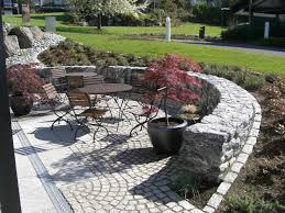 Bei uns können sie aber nicht nur natursteine online kaufen, sondern auch zubehör und mehr. Naturstein Im Garten Garten Von Eckhardt Gmbh Co Kg