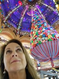 Les Galeries Lafayette wish you a...