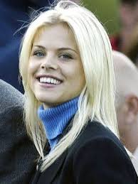 Tiger Woods Was Married To Elin Nordegren Elin Nordegren Swedish Beauty Hello Hair