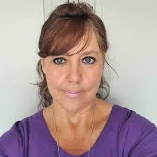 Linda Wiggs's Instagram, Twitter & Facebook