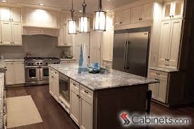 Love How This Kitchen Island Matches The Perimeter Cabinets Kitchendesign Images Of Kitchen Islands Tall Kitchen Cabinets Cool Kitchens