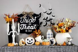 What we consider to be farmhouse style today is a modern look on a timeless classic. 5 Farmhouse Halloween Decorating Diys Hgtv