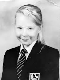 My friends mum has recently passed, she shared a photo with me that ive  zoomed in