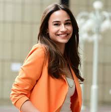Gökçe akyıldız'ın kadın başrol oyuncusu olarak yer alacağı kazara aşk dizisi yeni sezonda star tv ekranlarında olacak. Kazara Ask Dizisi Oyunculari Kadrosu Konusu Kim Kimdir Dizi Oyuncu