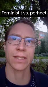 Hyvinkäällä valtuusto keskusteli pikkulapsiperheiden tukemisesta.  Ilmeisesti ”feministinen taloustiede” painoi enemmän kuin lapsiperheiden  toiveet, sillä esitys kotihoidontuen lisästä hylättiin.