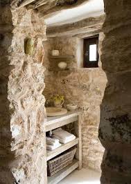 Se siete amanti dello stile classico, volto a riprodurre la magia e le calde atmosfere delle epoche passate, sicuramente avrete modo di apprezzare le 45 idee di arredo per bagni rustici che abbiamo selezionato per l'occasione con grande attenzione. Bagni Rustici Le Foto Dei Piu Belli