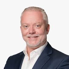 Phil Usher's Instagram, Twitter & Facebook