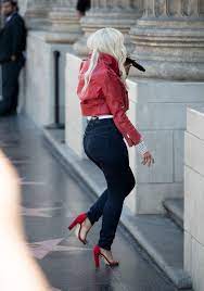 Pin Na Doske Bebe Rexha
