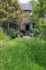 Garden Designer Butter Wakefield S House Is A Slice Of The Country In The City Country Garden Decor Cottage Garden Design Urban Garden