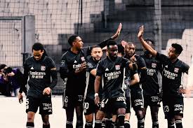 Actualité, matchs et résultats, photos, vidéos, joueurs, ol féminin, oltv, histoire, boutique, billetterie. Joga Bonito Lyonnaise Wie Juninho Ol Pragt Cavanis Friseur
